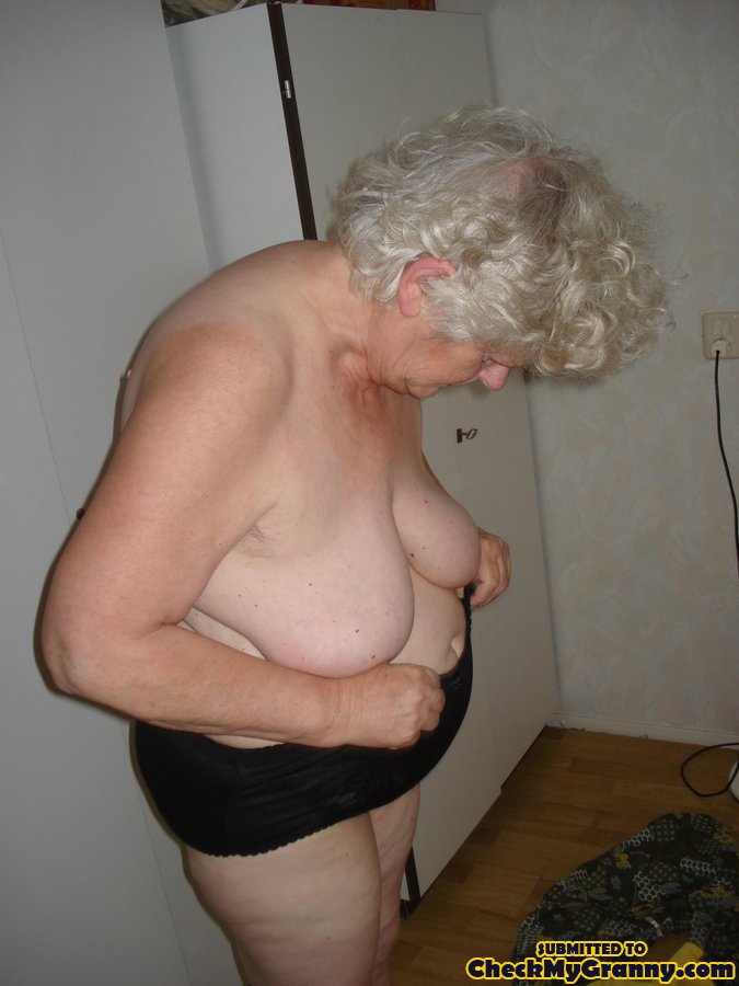 /content/check-my-granny/galleries/006-real_amateur_granny_porn-092412/full/008.jpg