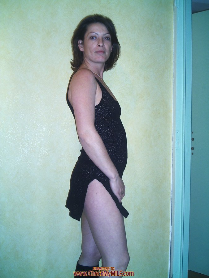 /content/check-my-milf/galleries/301-amateur-milf-012412/full/002.jpg