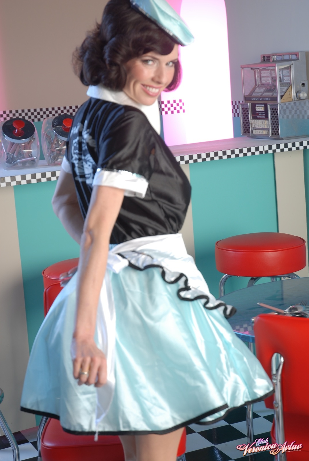 /content/club-veronica-avluv/galleries/fun_at_juniors_railroad_diner-021111/full/veronica_avluv-diner-087.jpg