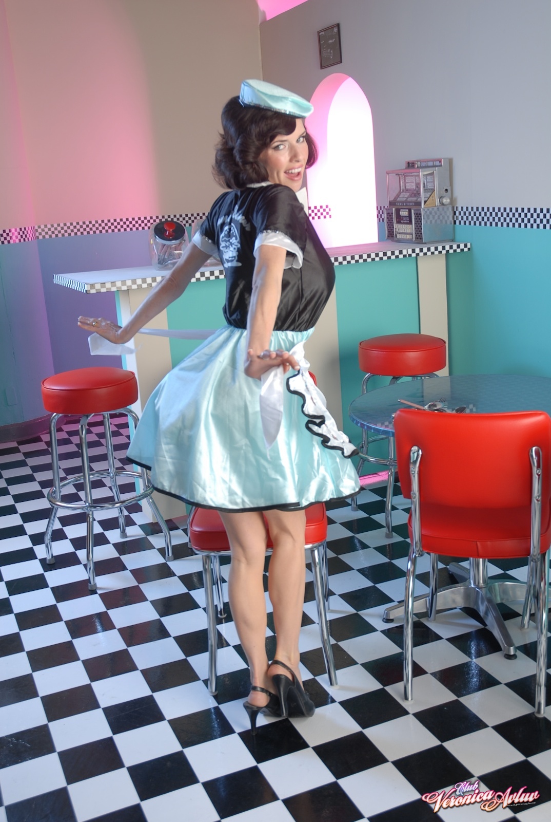 /content/club-veronica-avluv/galleries/fun_at_juniors_railroad_diner-021111/full/veronica_avluv-diner-091.jpg