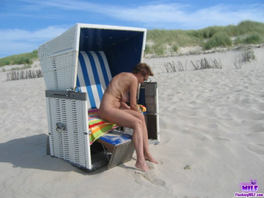 /content/flashing-milf/galleries/030/full/003.jpg