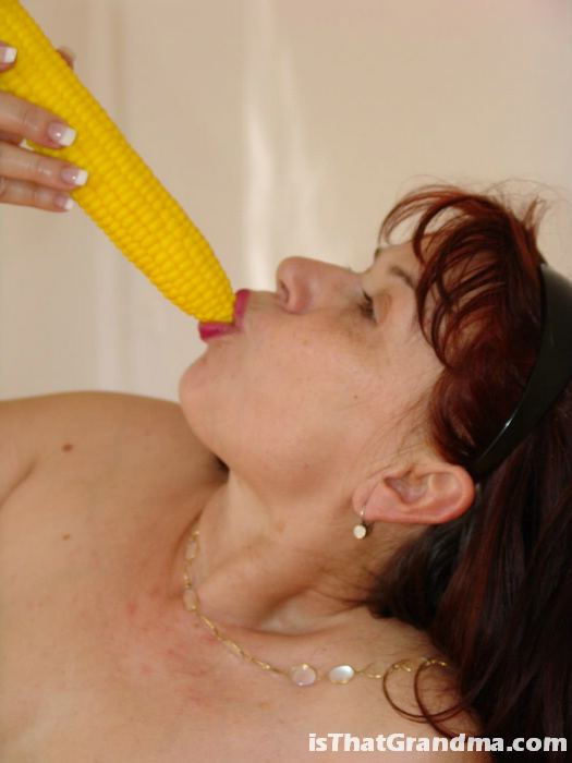 /content/is-that-grandma/galleries/grandma_sucking_a_corn_dildo/full/07.jpg