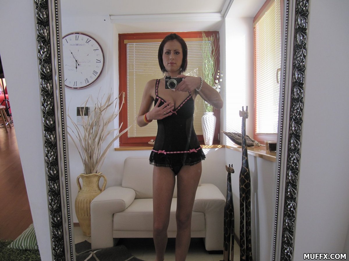 /content/milf-gfs/galleries/jassalyn_b-hotmilf_mirror_selfshots-032812/full/03.jpg