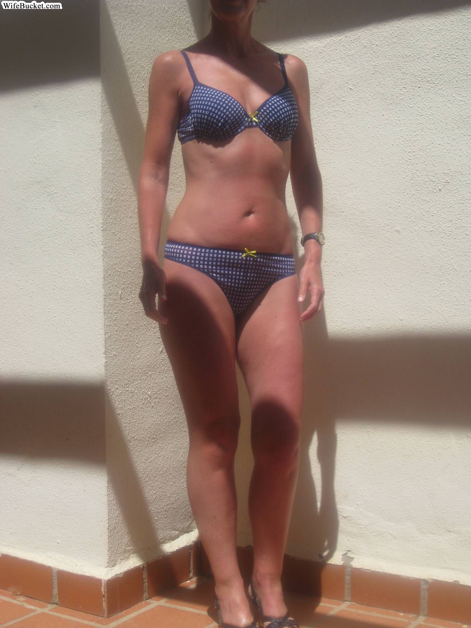 /content/wife-bucket/galleries/p44-naked_amateur_wives_milfs_posing/full/posing_008653.jpg
