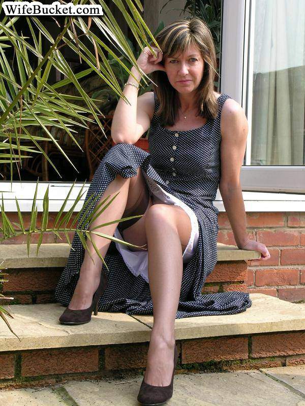 /content/wife-bucket/galleries/p46-naked_amateur_wives_milfs_posing/full/posing_001553.jpg