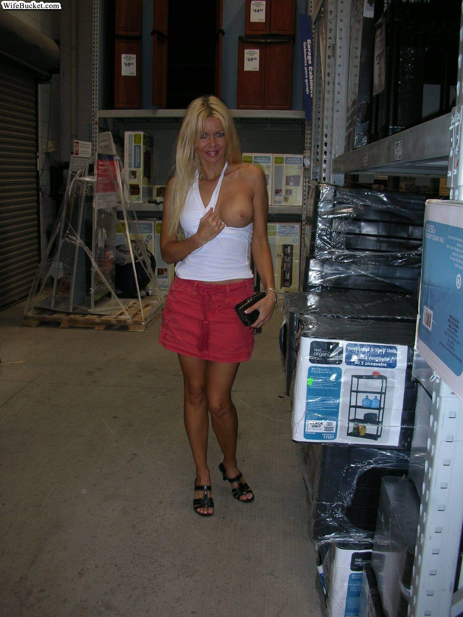 /content/wife-bucket/galleries/p46-naked_amateur_wives_milfs_posing/full/posing_001573.jpg