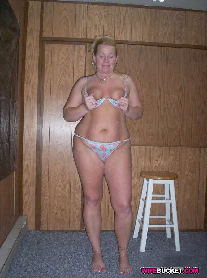 /content/wife-bucket/galleries/s33-naked_amateur_wives_milfs_posing/full/posing_015665.jpg